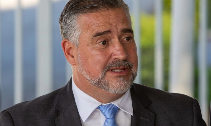 Ministro e Deputados Federais têm Milhas Roubadas